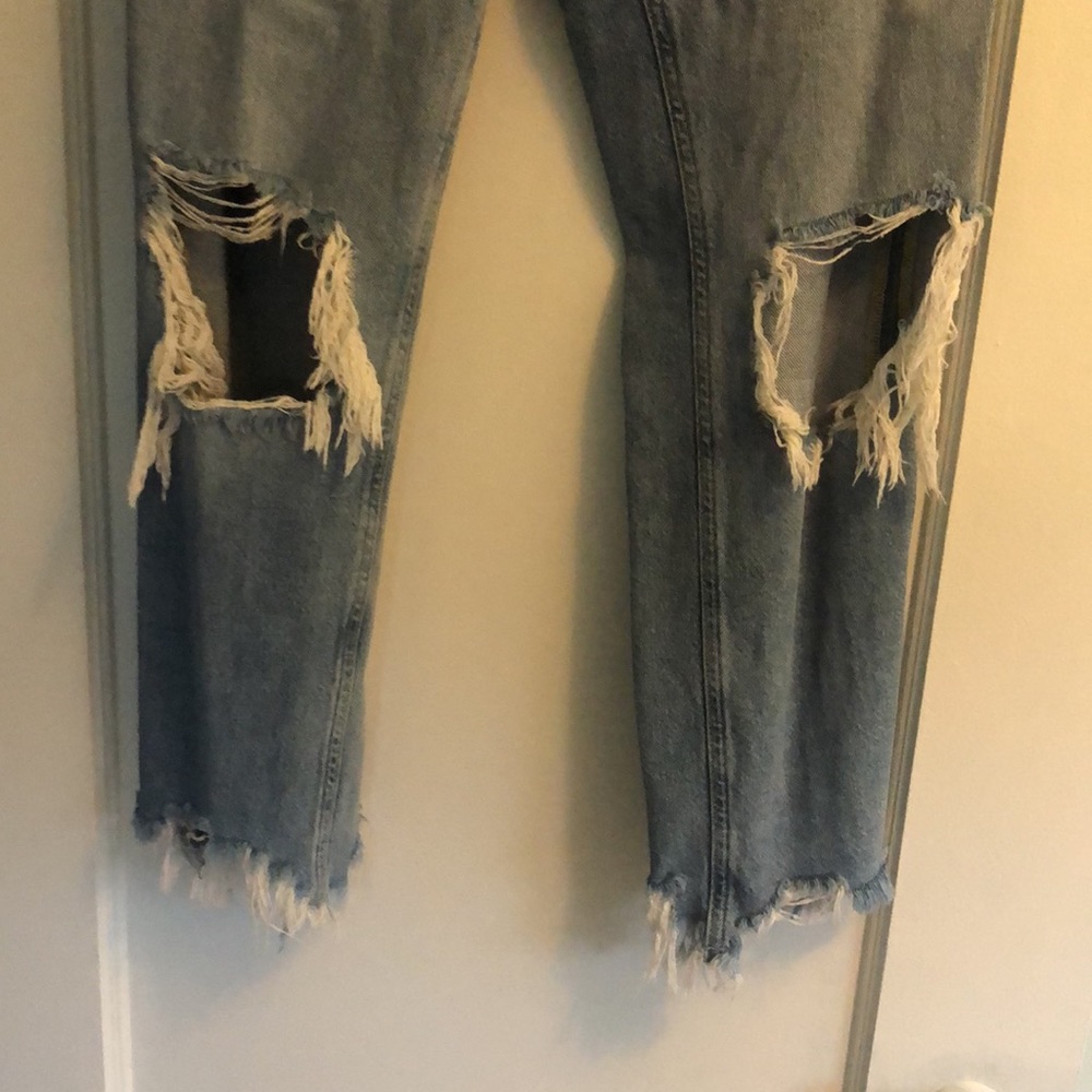 FREE PEOPLE RIPPED JEANS - Picture 4 of 5
